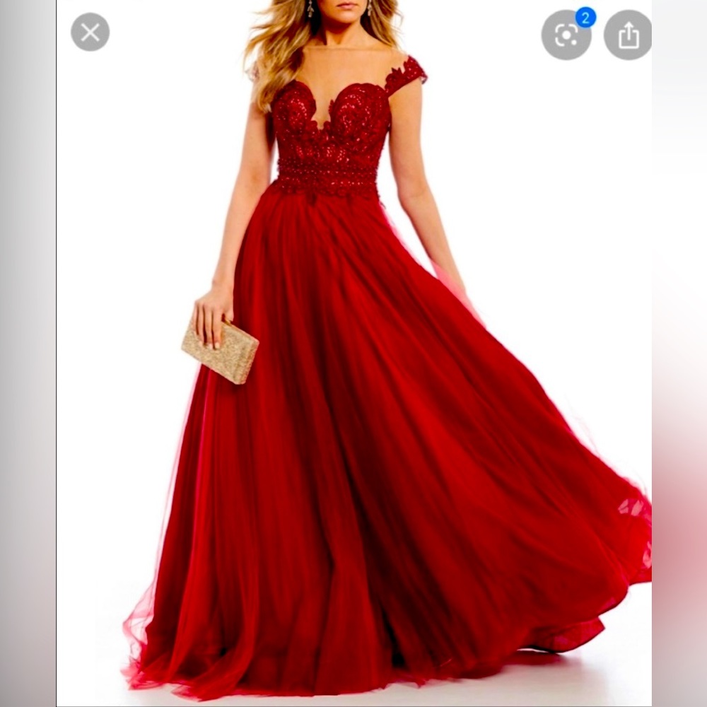Great condition/like new size 6 Glamour by Terani Couture evening gown.